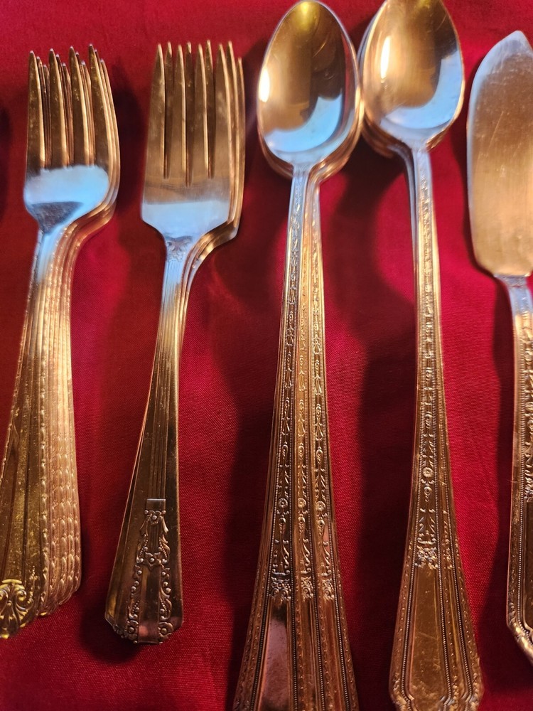 30 Pc Wm Rogers Original Rogers Silverplate Flatware Lot