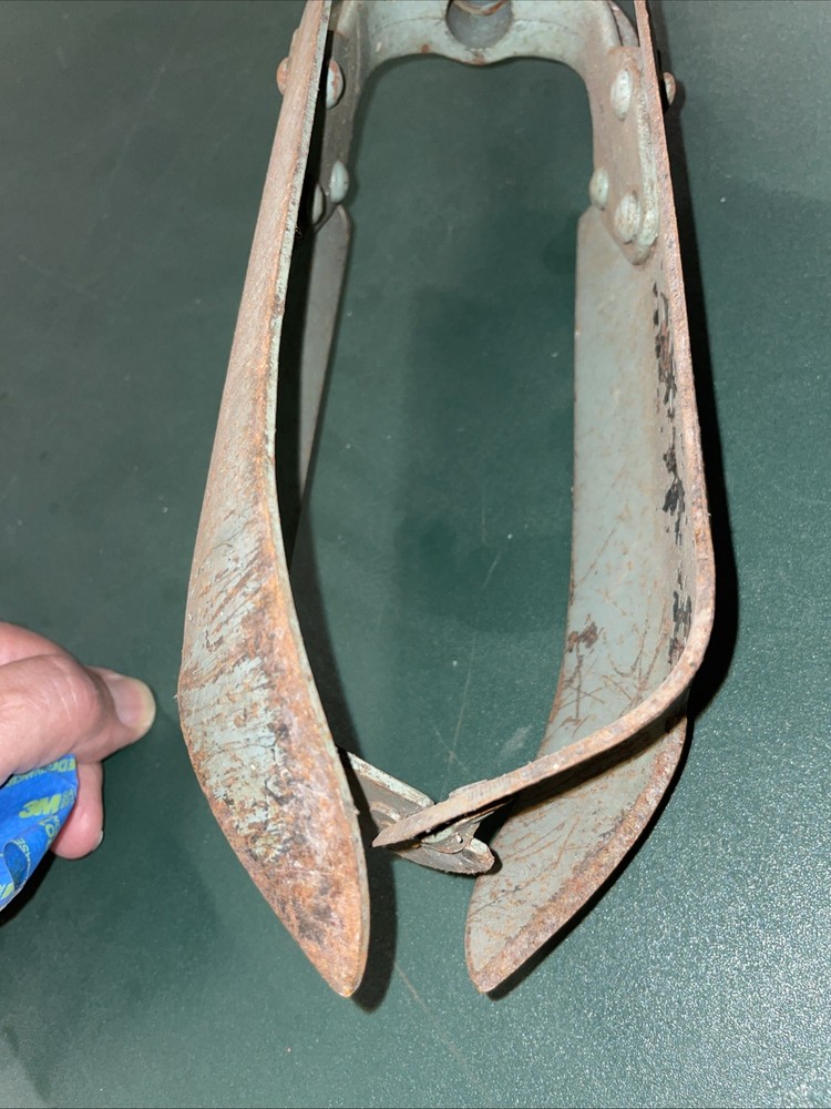 Antique Iwan Post Hole