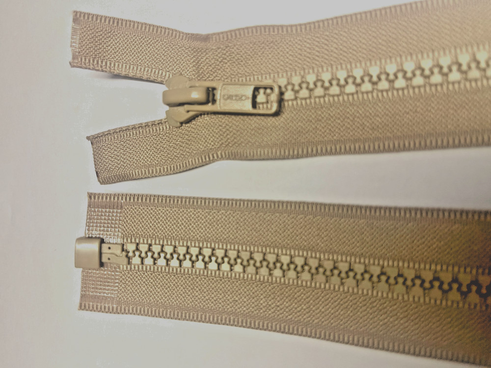ZIP BEIGE 35"/89CM CHUNKY PLASTIC TEETH, OPEN END, NO 5