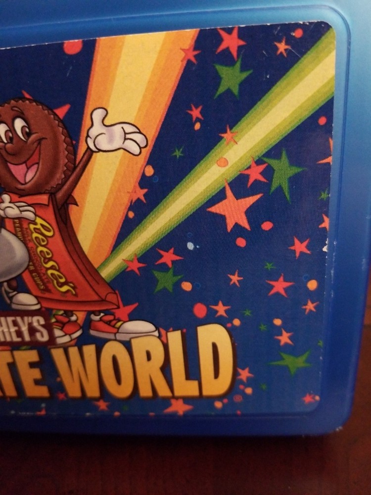 Hershey’s Chocolate World Plastic Lunchbox - Xlnt shape and condition