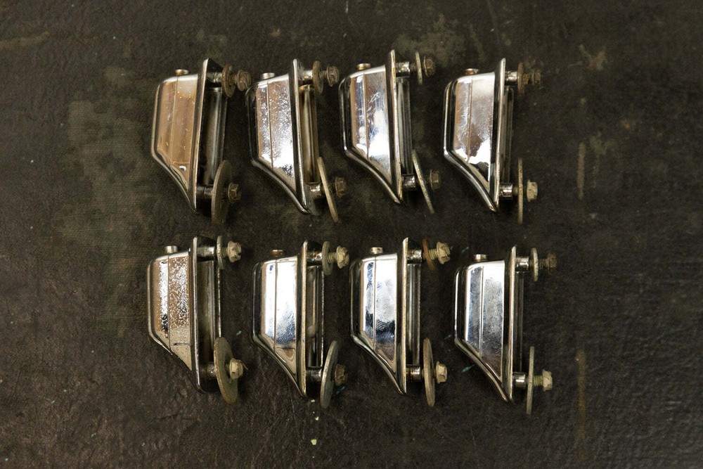 Vintage Rogers Small Beavertail Lugs (8)