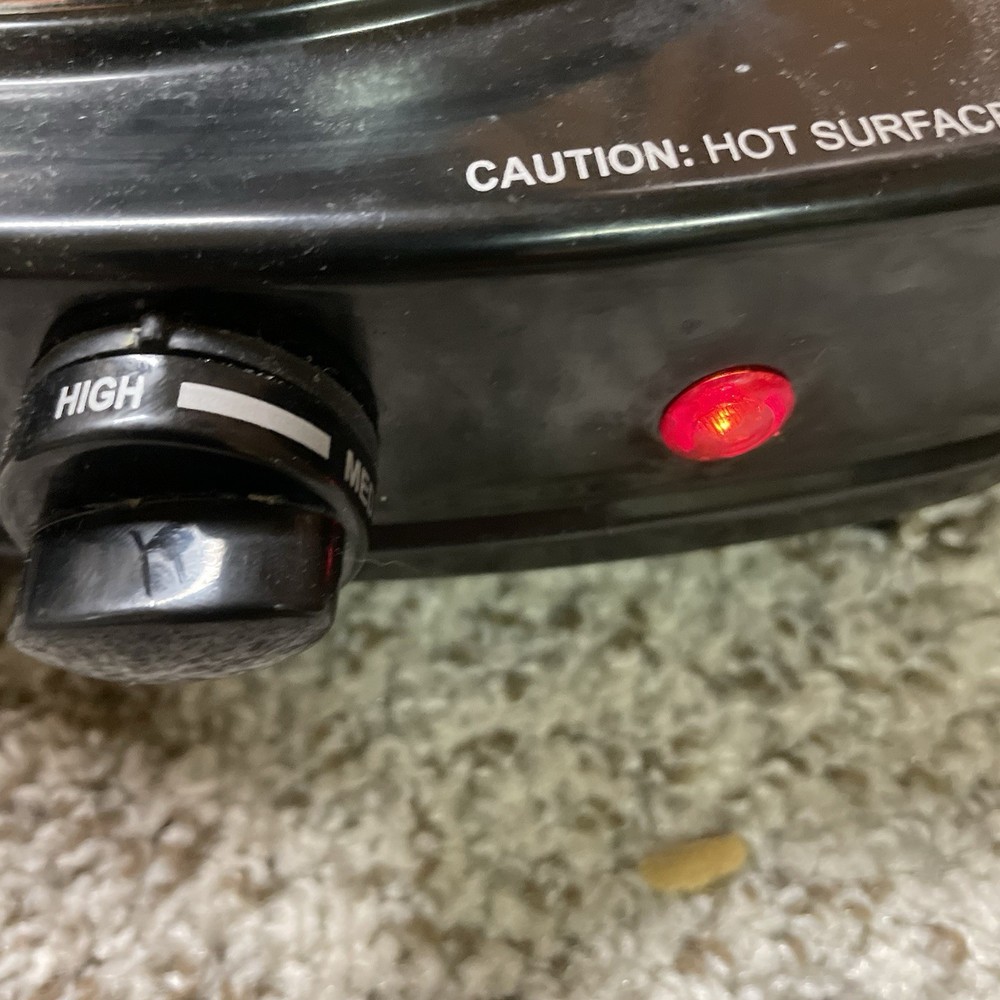OSTER SOLID SINGLE BURNER 900W WITH ADJUSTABLE TEMPERATURE Hot Plate