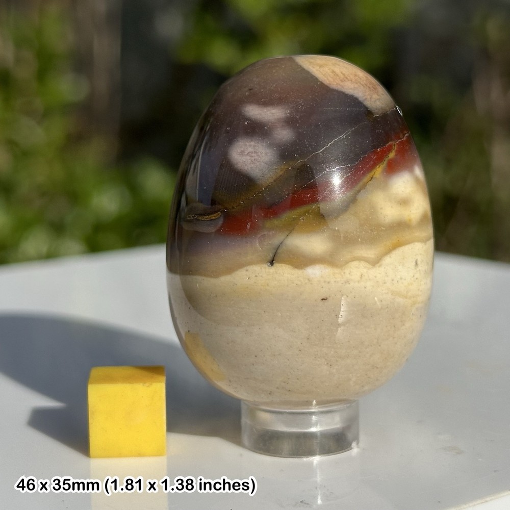 Mookaite egg - a captivating and earthy gemstone