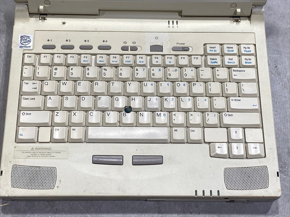 VINTAGE COMPAQ ARMADA 7370DMT LAPTOP COMPUTER - AS/IS