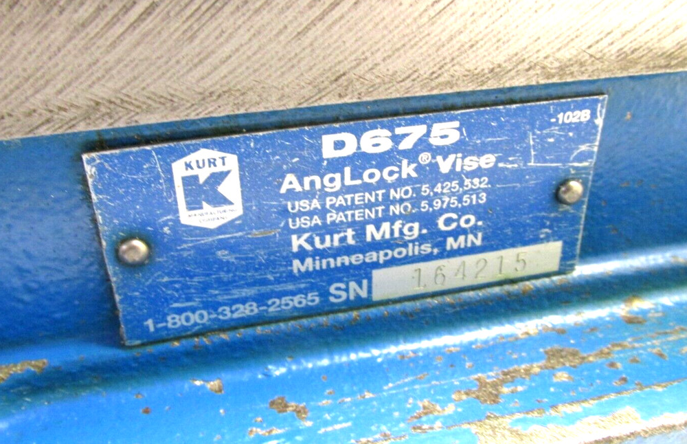 KURT ANGLOCK 6" MILLING MACHINE VISE w/ JAWS & HANDLE - #D675