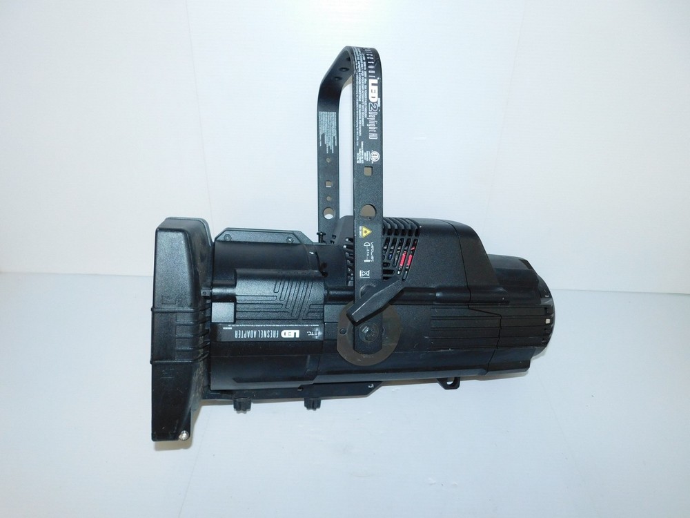 SOURCE FOUR ETC LED 2DAYLIGHT HD LIGHTING SYSTEM W/ FRESHNELL ADAPTER (SPM93)