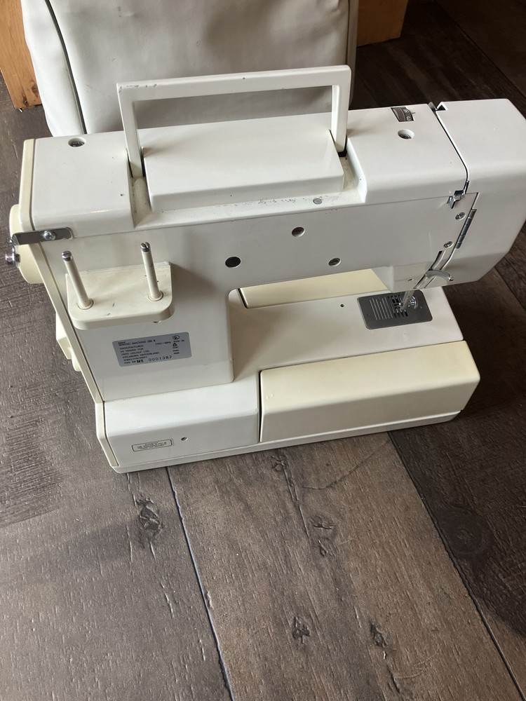 Untested Bernette 320 200 B Sewing Machine No Power Cord