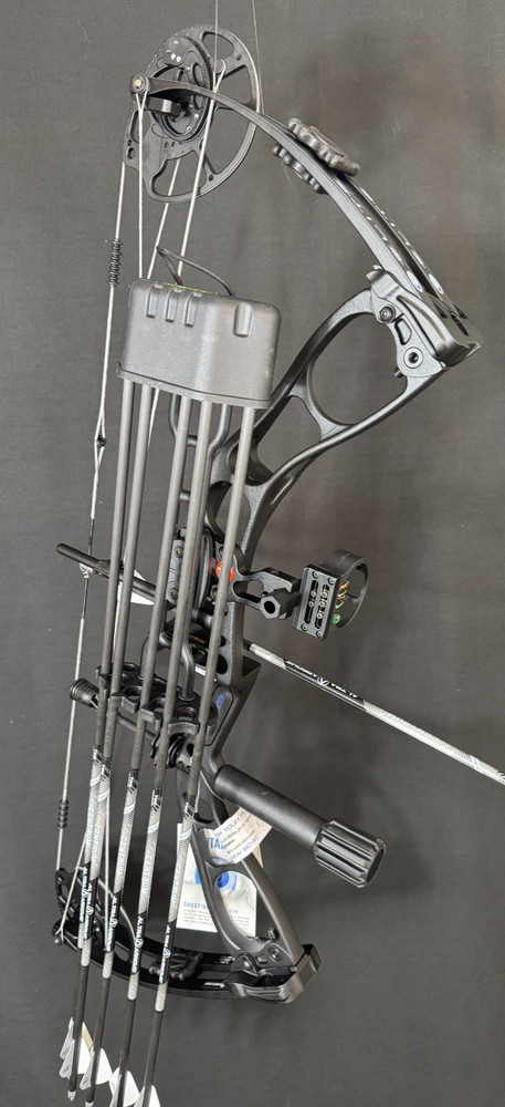 Elite Ember Compound Bow Black Right Hand 60LBS Full Setup New
