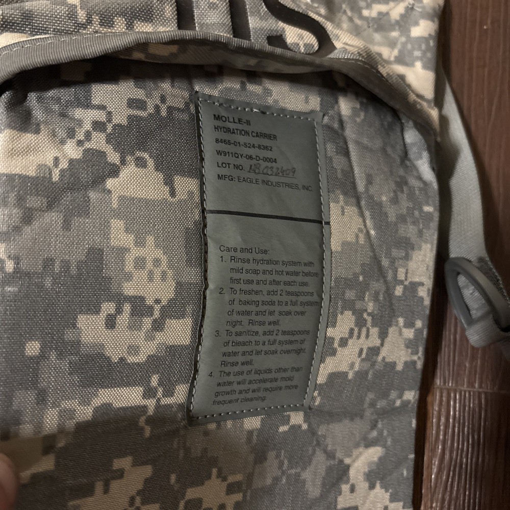 US Army Molle II Hydration System Carrier Water Military Digital Camo Backpack