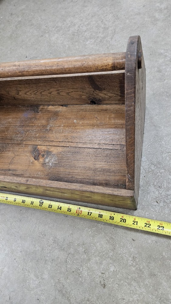 Vintage Solid Oak 21" Wooden TOOLBOX Saw Caddy Carpenter Primitive. Nice Solid