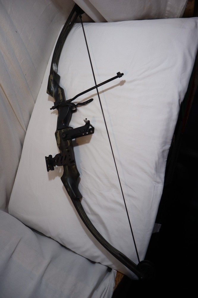 ROBIN HOOD PHOENIX COMPOUND BOW (CAMOFLAGE) ***