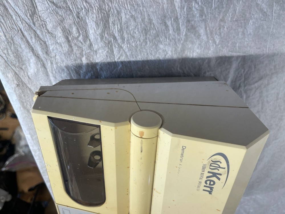 SDS Kerr Demetron OptiMix 100 Computerized Dental Amalgamator Mixing System