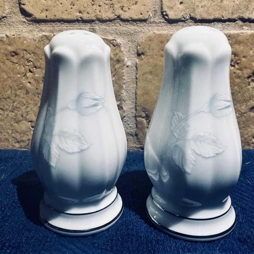 Noritake VIRTUE Pattern "2934" Salt & Pepper Shaker Set In NEW-MINT Condition