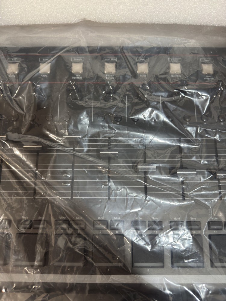 Isla Instruments S2400 Sampler and Drum Machine