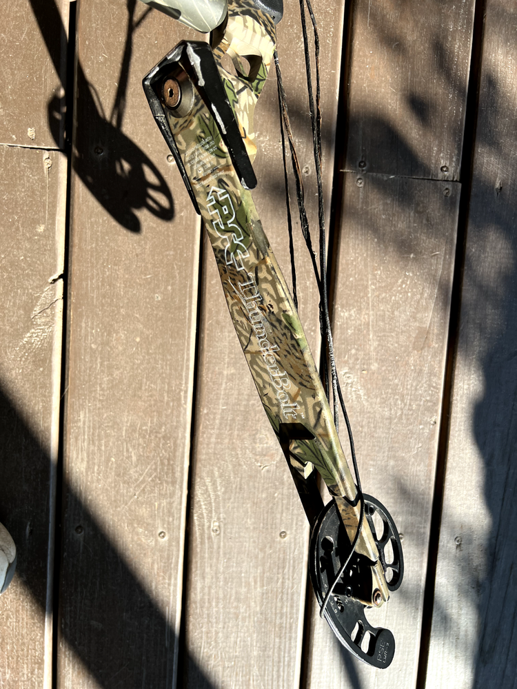 PSE Thunderbolt Compound Bow PSE Sights Quik Tune By Nap Rest Archery
