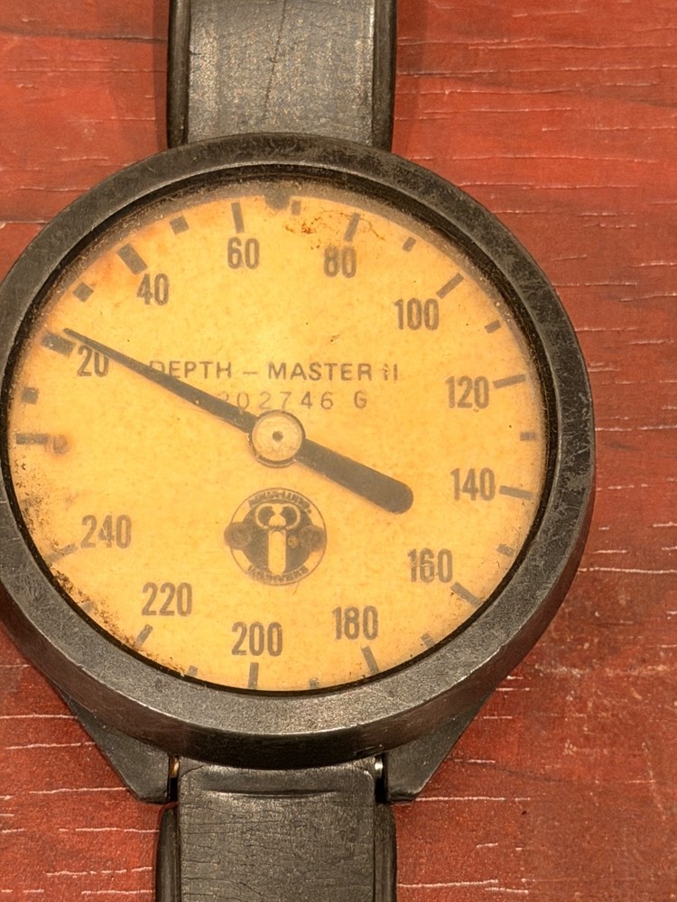 Depth Master scuba diving gauge