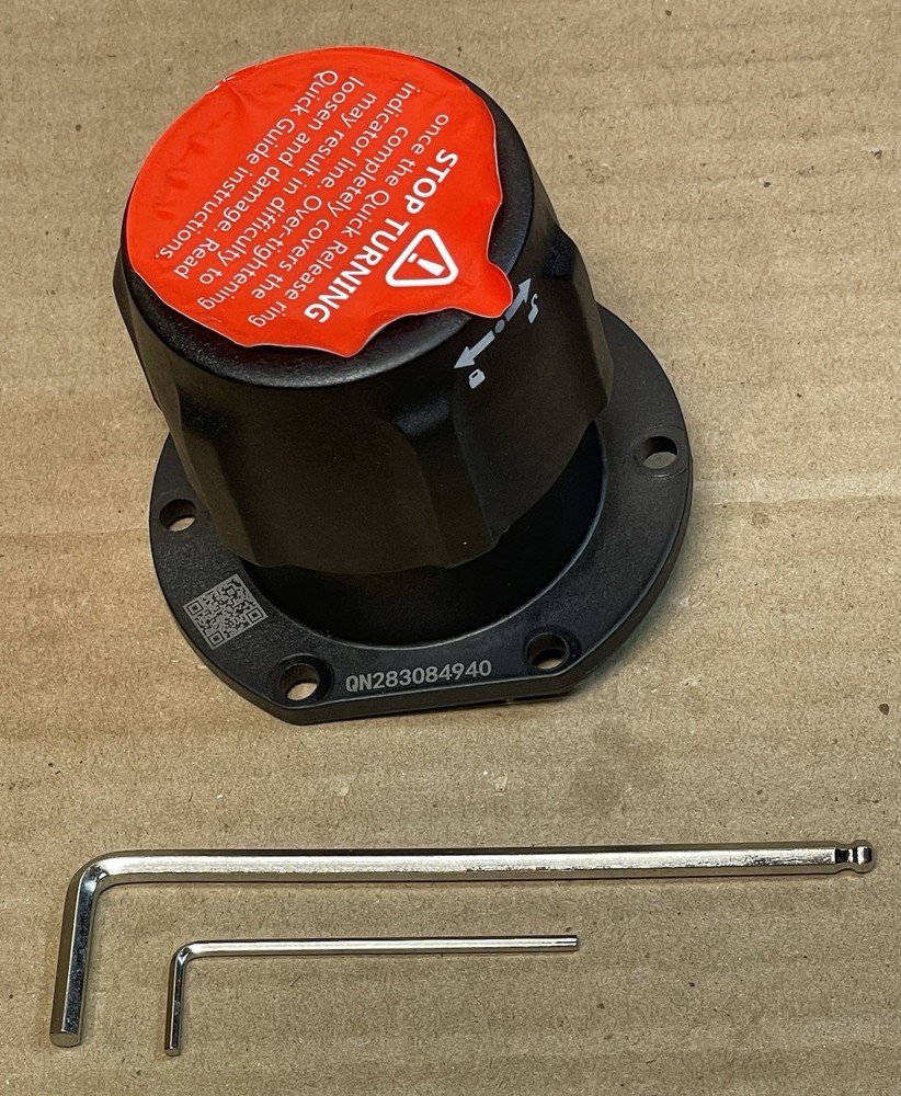 Fanatec QR1 Lite wheel side Quick Release Adapter w/tools -black