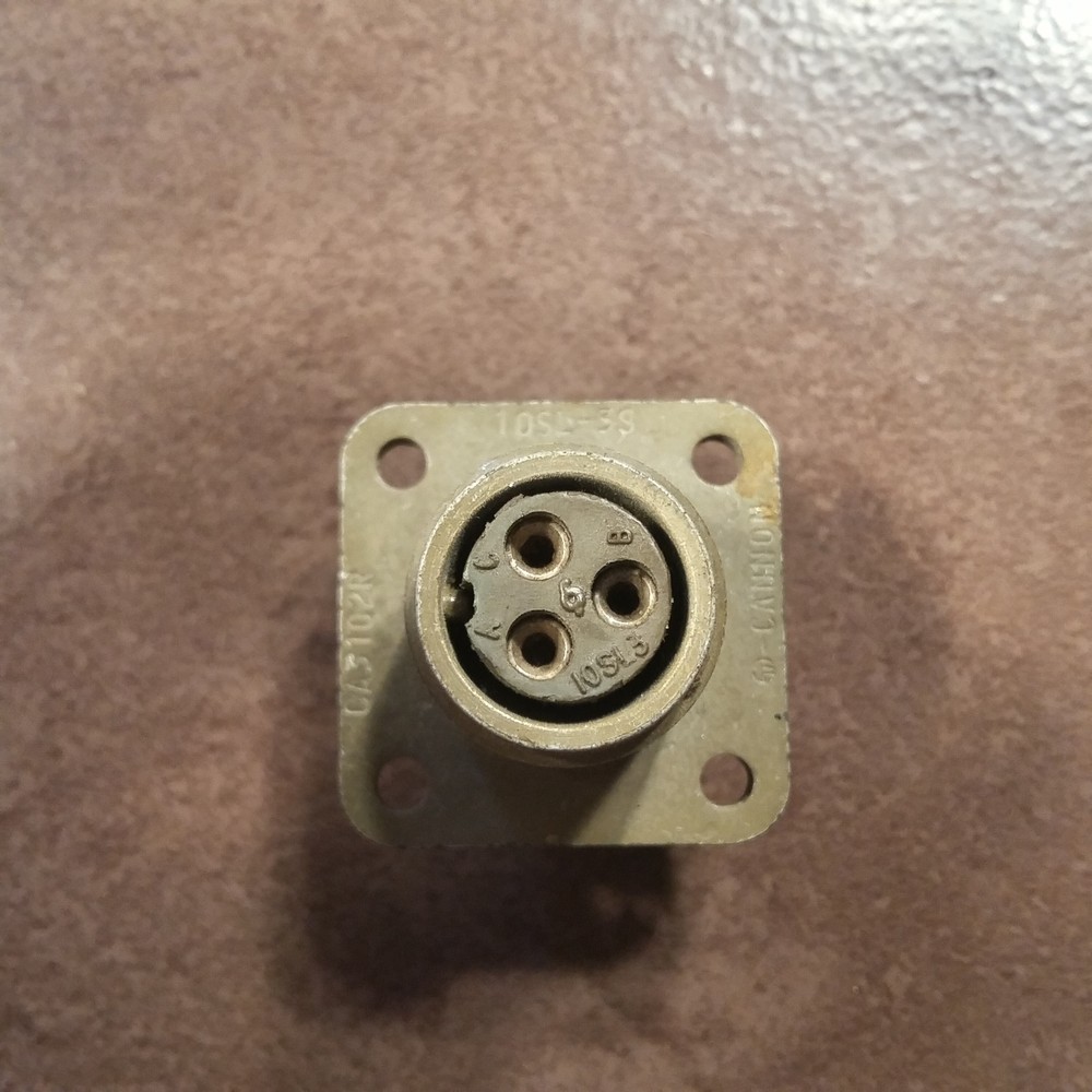 Amphenol  CA3102R10SL-3S Connector