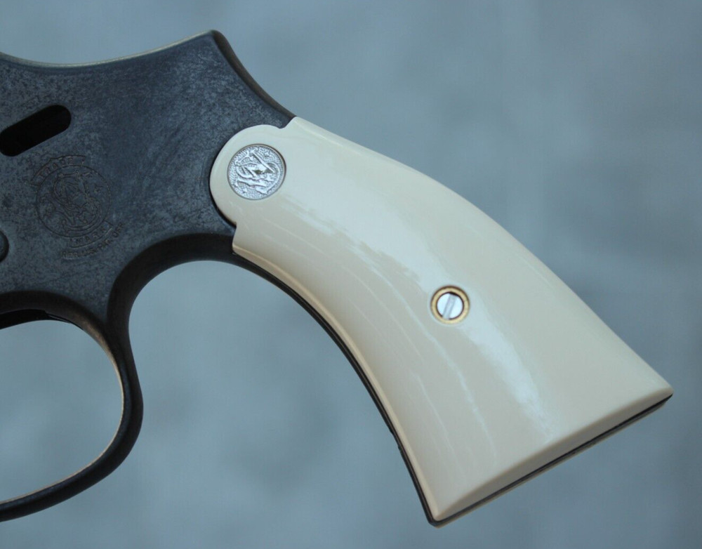 S&W K, L FRAME IVORY GRIPS 617, 686 SQUARE BUTT SMOOTH RESIN NICE # SILVER MED