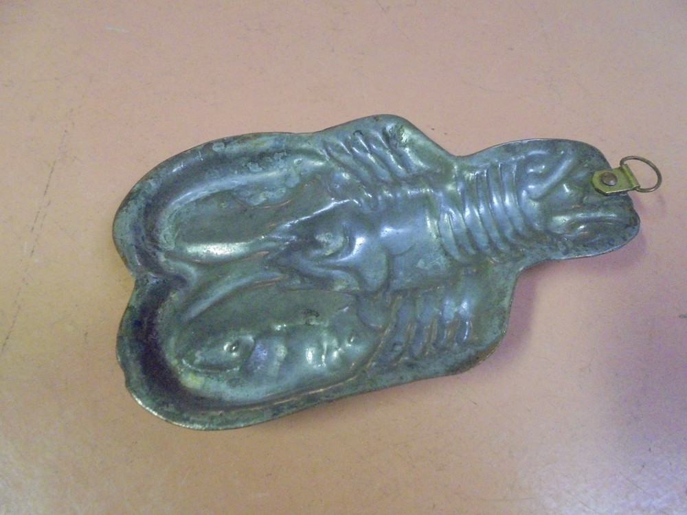 Vintage tin lined copper lobster mold