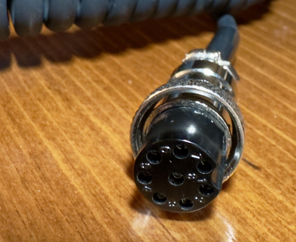 New Alinco EMS64 dynamic 8-pin hand microphone