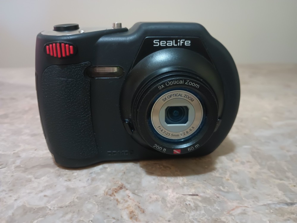 Sealife DC1400 HD Digital Underwater Camera Bundle