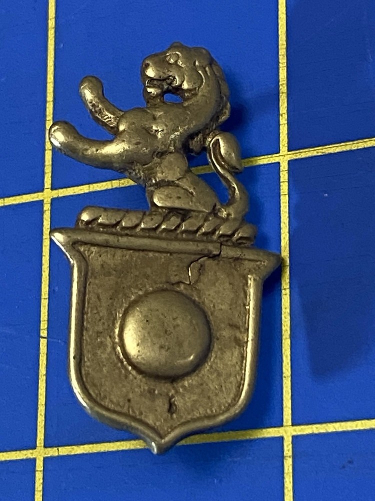 HYDERABD NIZAMS FORCES 2 Lug Cap Badge HTF