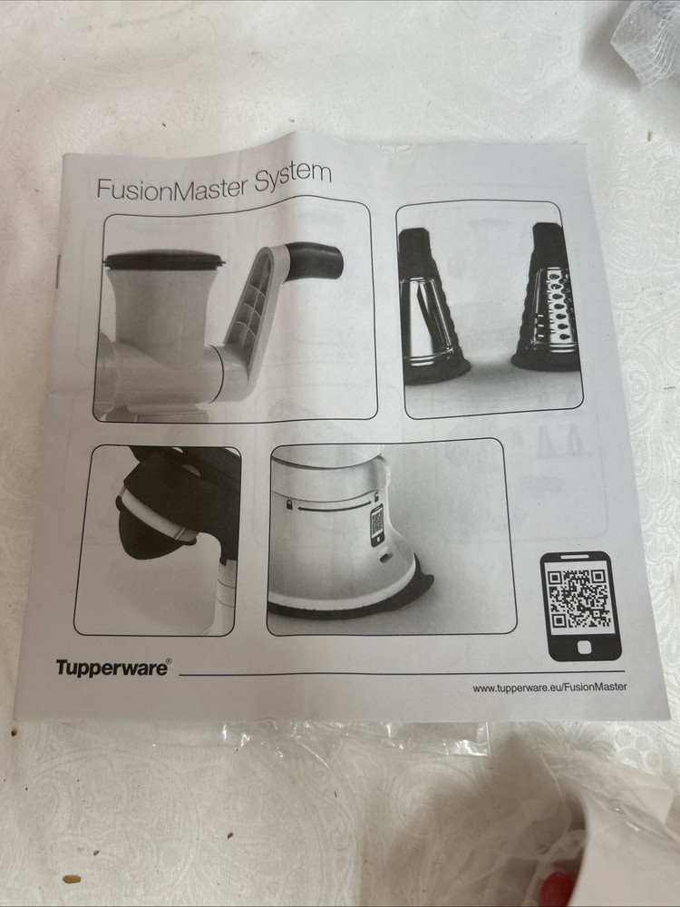Tupperware FusionMaster Grate Master Shredder Without Base +2 Graters