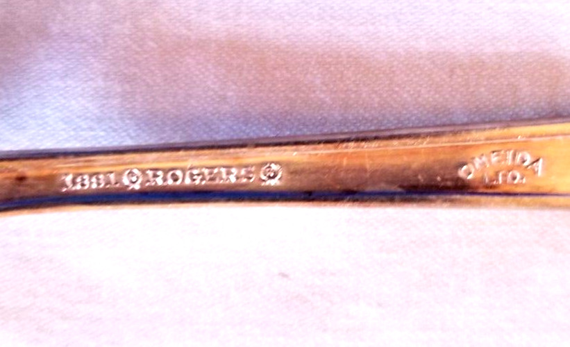 1935 Capri Pattern 7 Tea Spoons Set Silver Plate Flatware 1881 Rogers Teaspoons