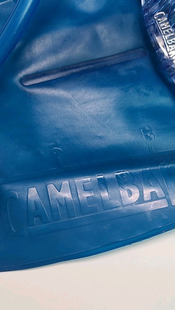 Camelbak Classic 2L / 70 Oz Hydration Pack Backpack Yellow & Grey with Bladder