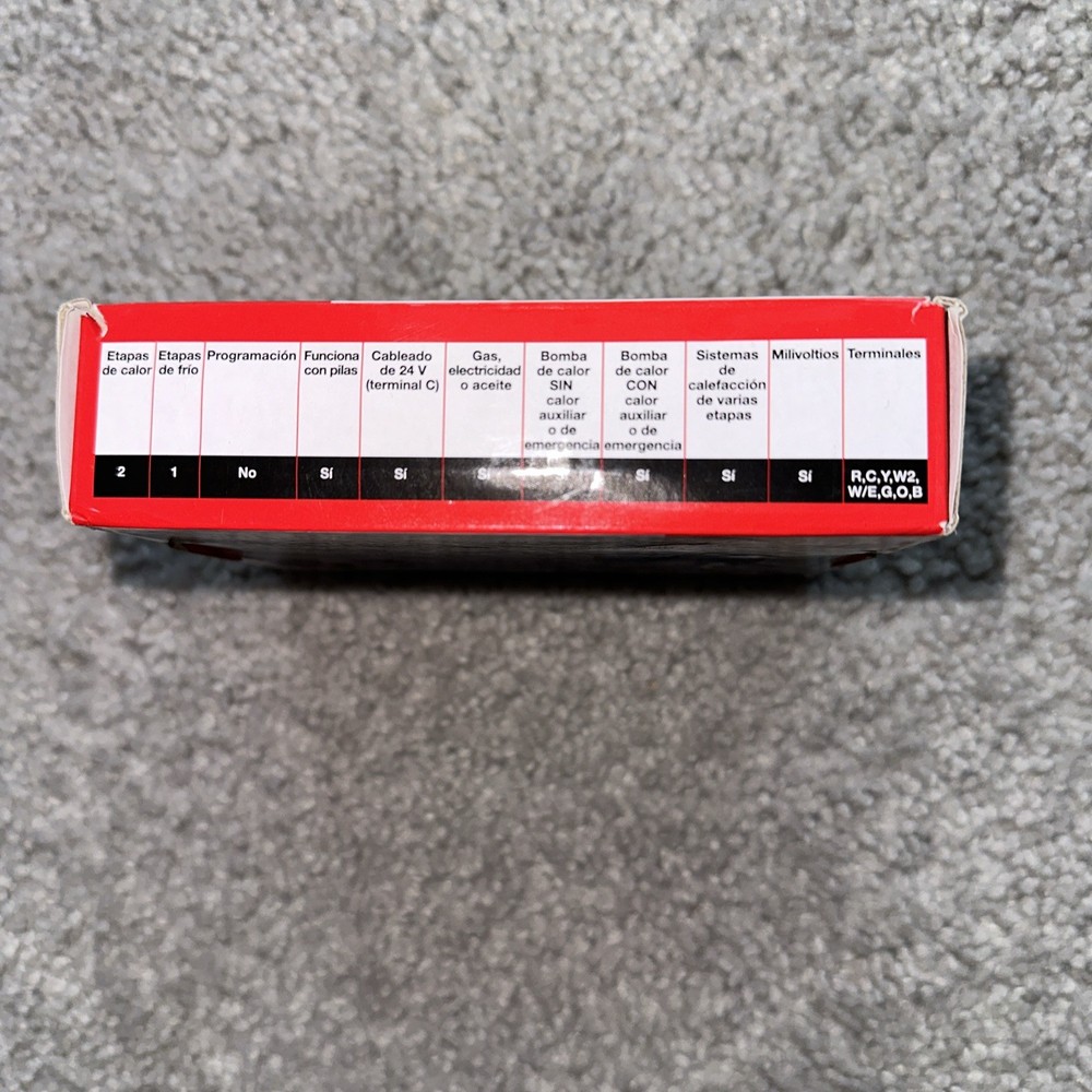 Robertshaw RS8210 Non-Programmable Multi-Stage 2H/1C Wall Thermostat