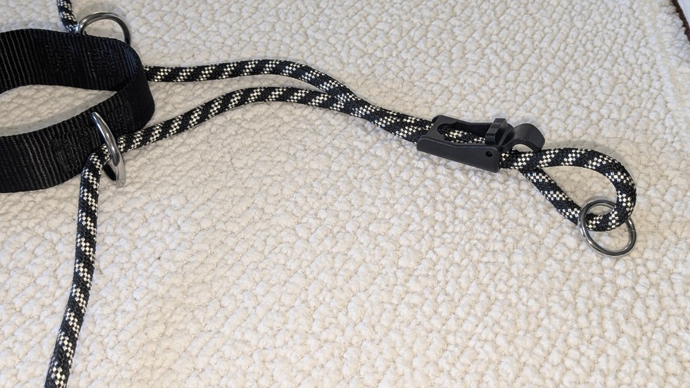 Dog Halter Great For Training Stops Pulling 14-19 Inch Neck Size Medium