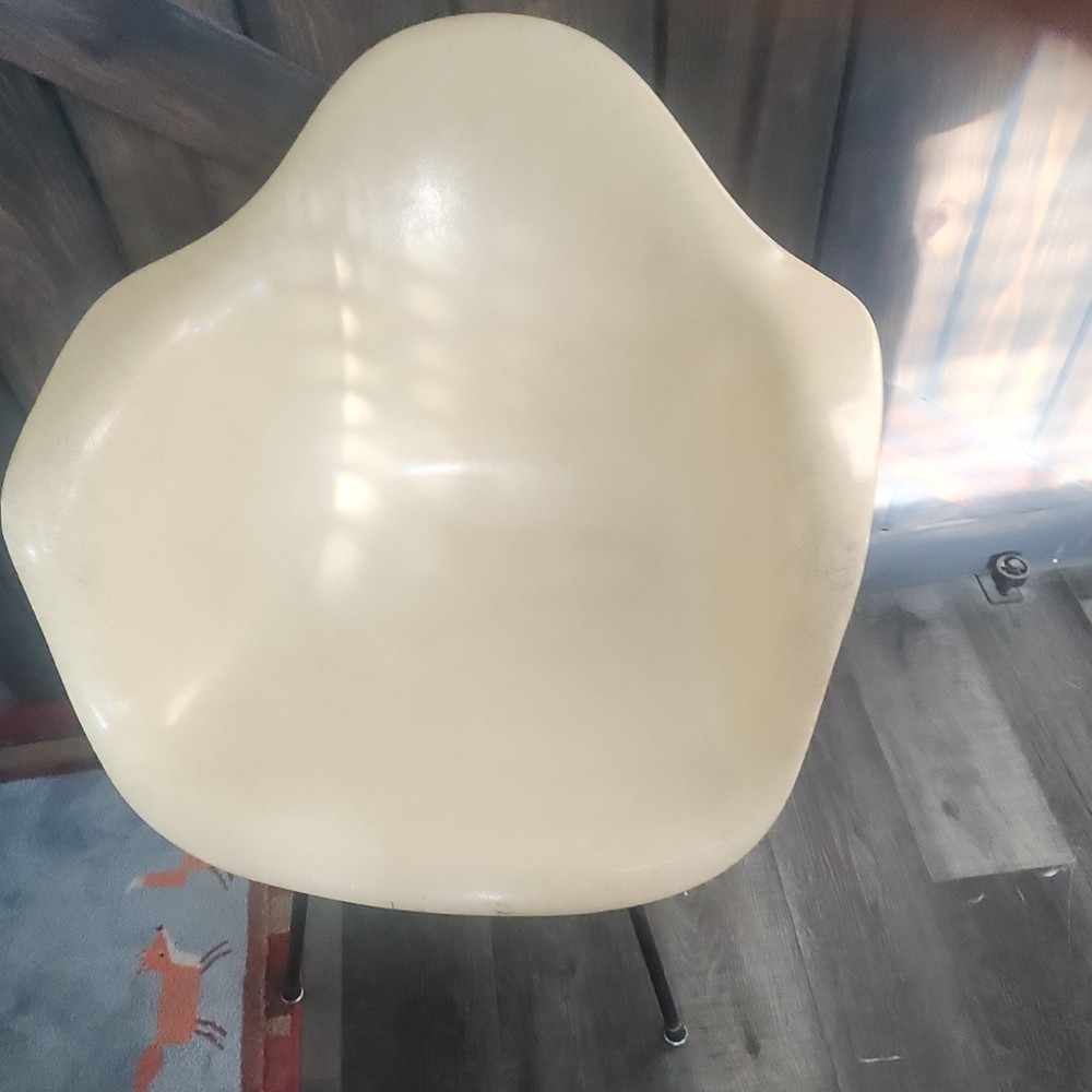 Hermes Miller by Eames