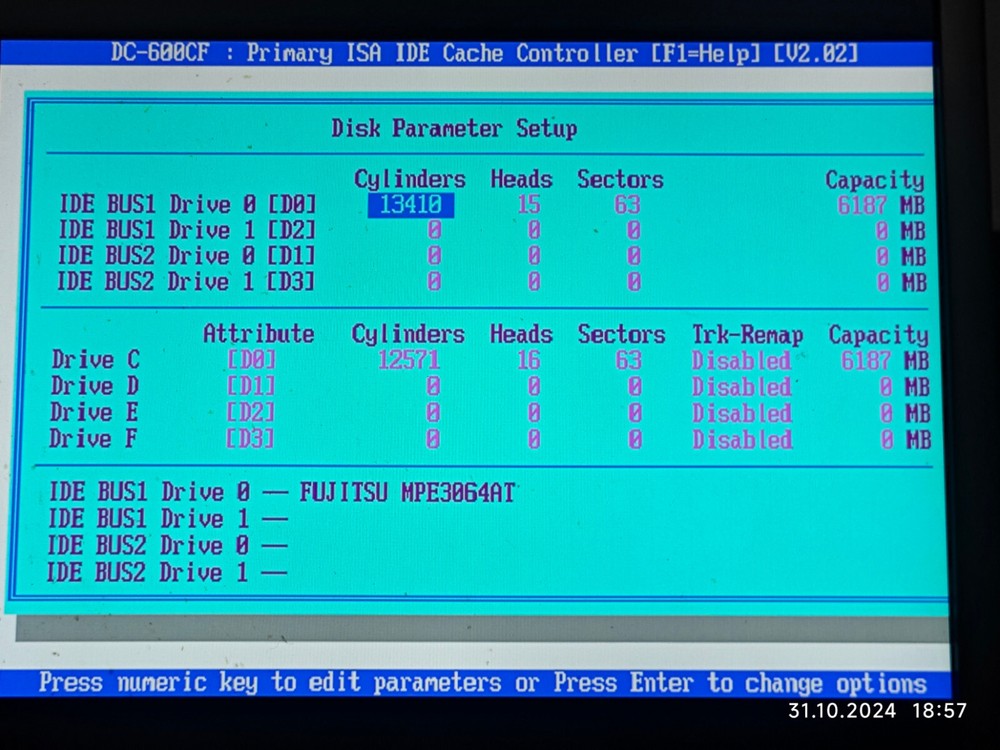 ISA IDE Caching Controller TEKRAM DC-600CF with Harris CS80C286-20 MHz CPU + RAM