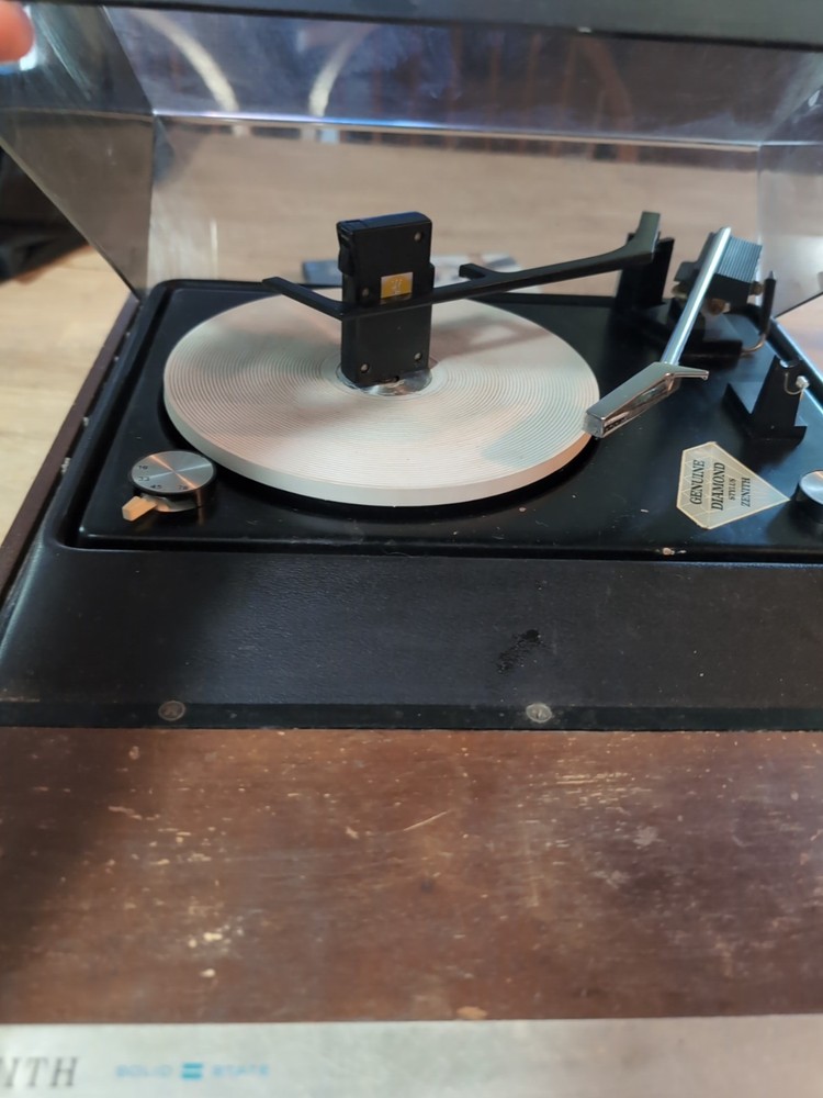 Vintage Zenith C585W: Radio & Solid State/Powers On Turntable Doesnt Work