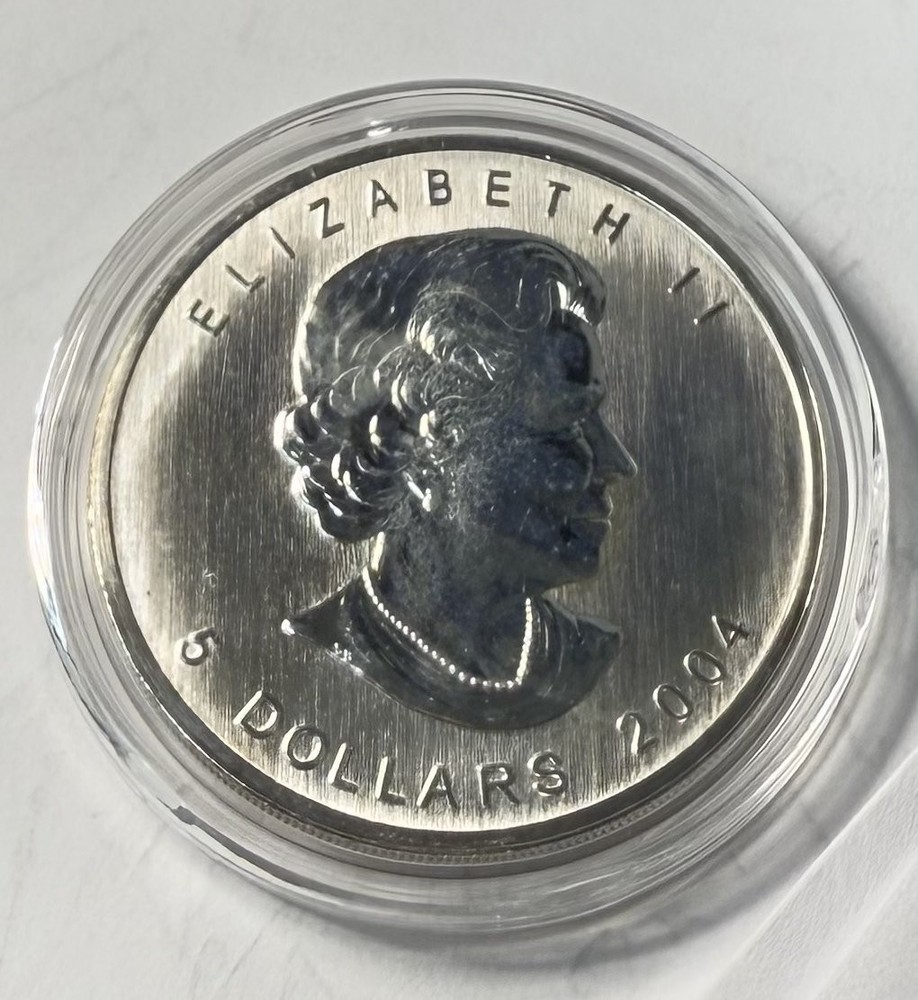 2004 Canada $5 Maple Leaf - CNM04UR0