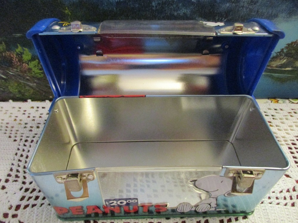 Peanuts Round Top Metal Lunch Box ~ Empty