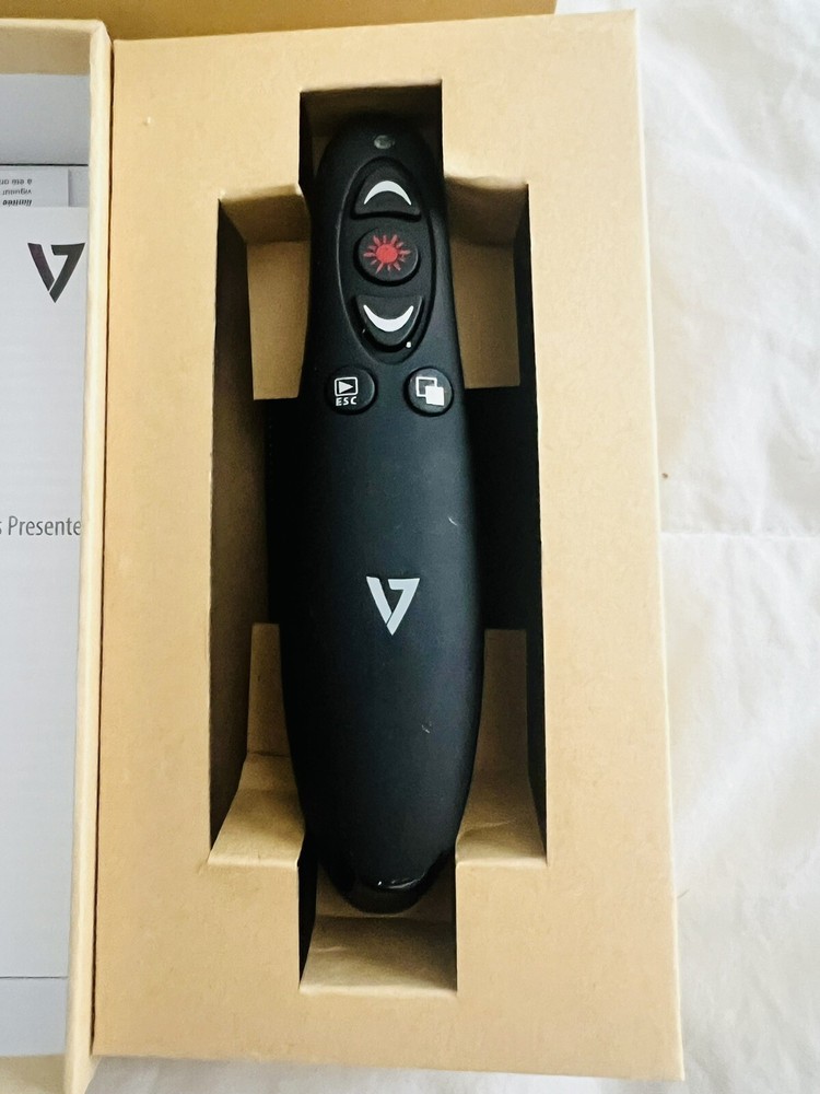V7 WP1000-24G Professional Wireless Presenter with Laser Pointer and microS