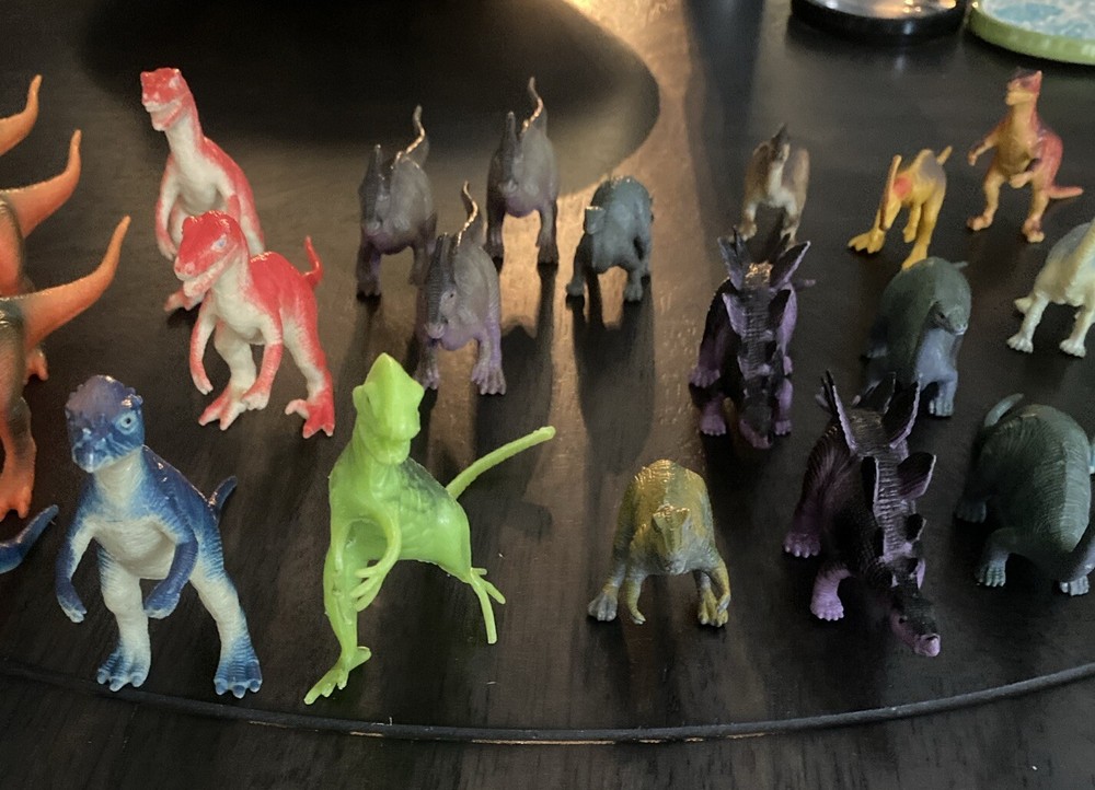 Lot Of 24 Plastic Dinosaurs
