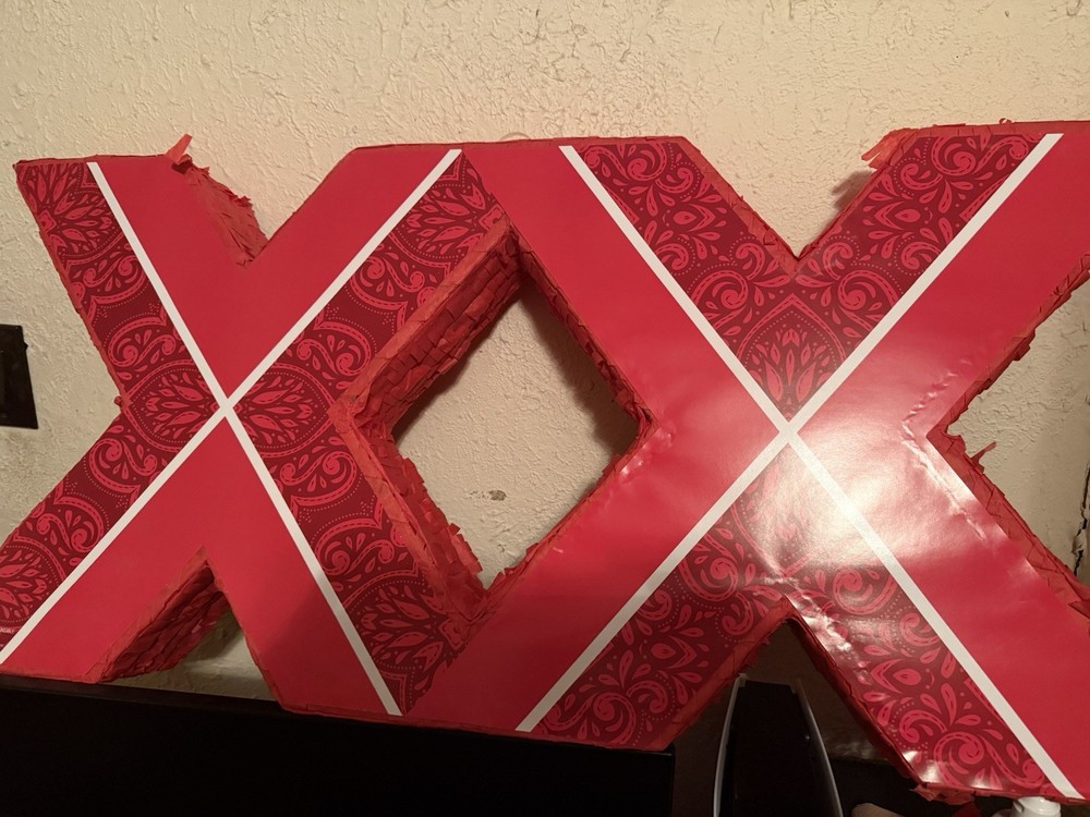 Dos Xx Piñata