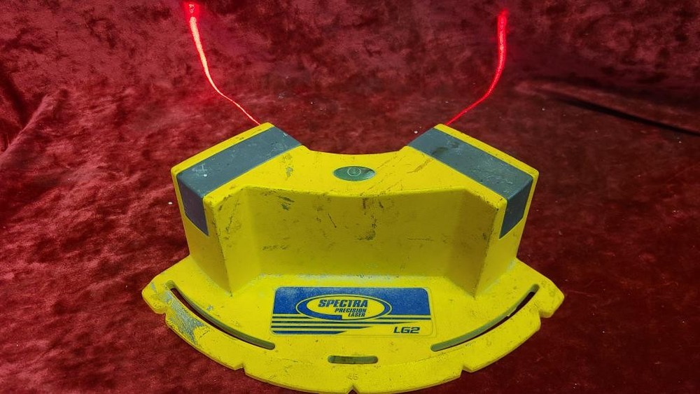 SPECTRA PRECISION LASER LG2