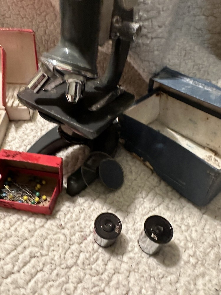 Vintage Sans & streiffe Microscope Kit