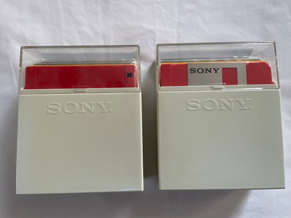 3 1/2" Floppy Diskette - 20 - Sony, 16 - 3M, 2 - Maxell and 2 Diskette Boxes