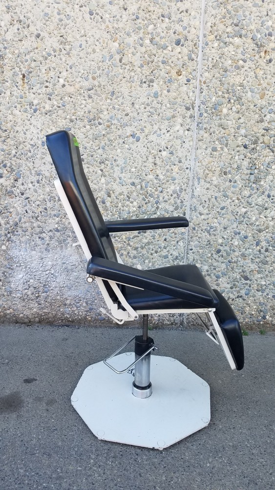 UMF Medical Power Exam Table
