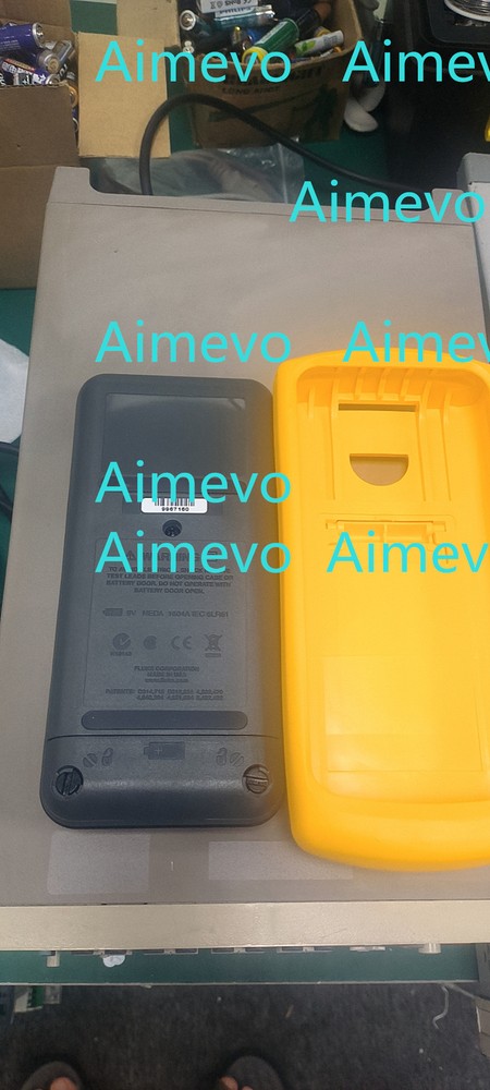 Fluke 714 Thermocouple Calibrator