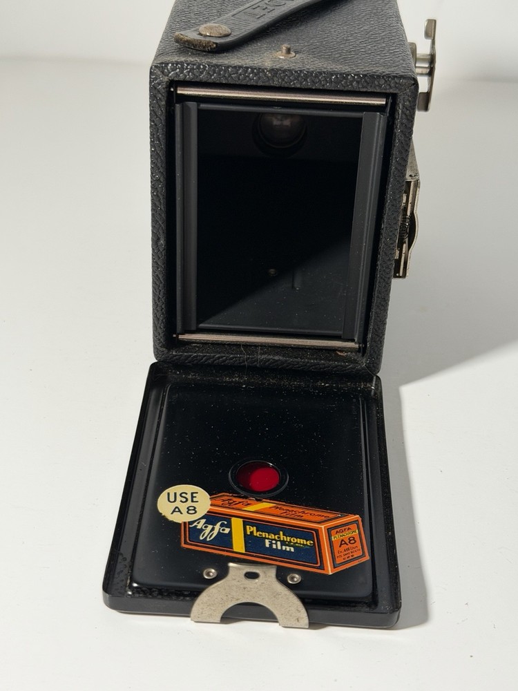vintage Agfa Box 44 A-8 Cadet Flash Box Camera. UNTESTED