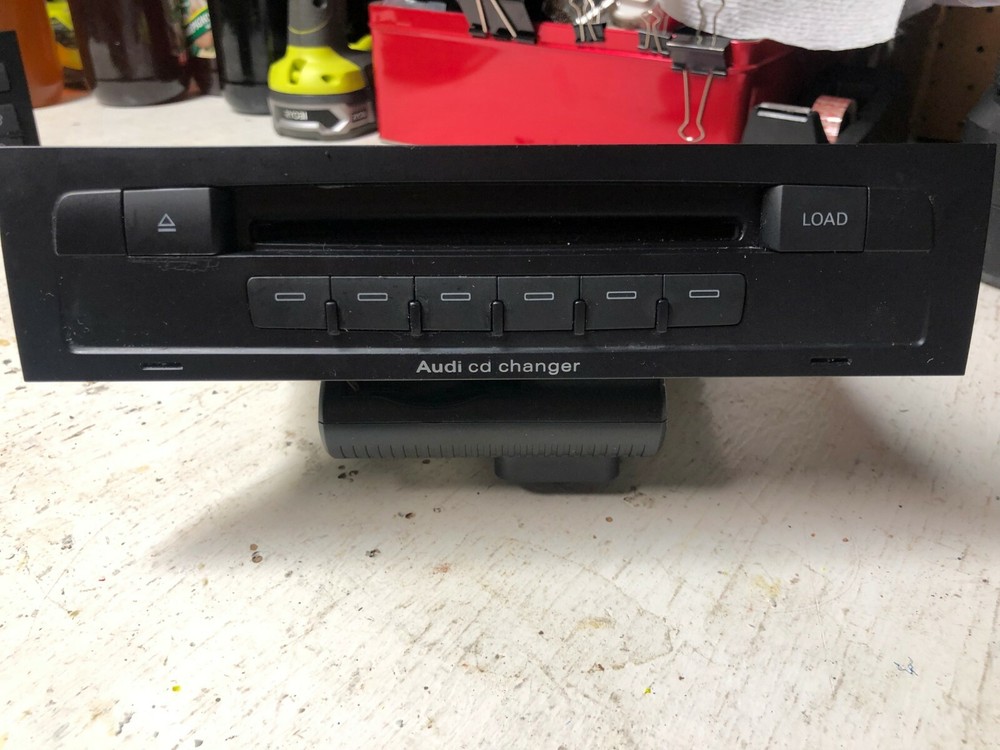 AUDI Q7 4L - 6 DISC CD CHANGER 4L0 035 110