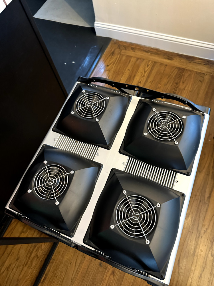 Pre Owned - California Lightworks SolarSystem 1100