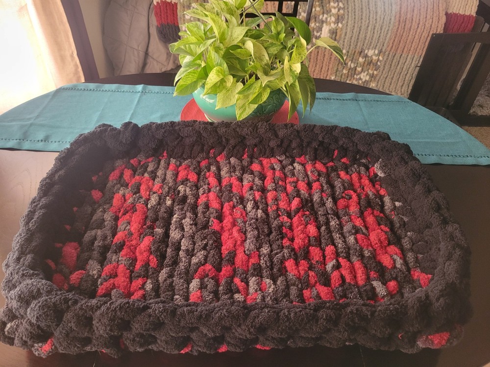 Pet Bed: 20"×30"×5 Hand Knit, Chenille Yarn