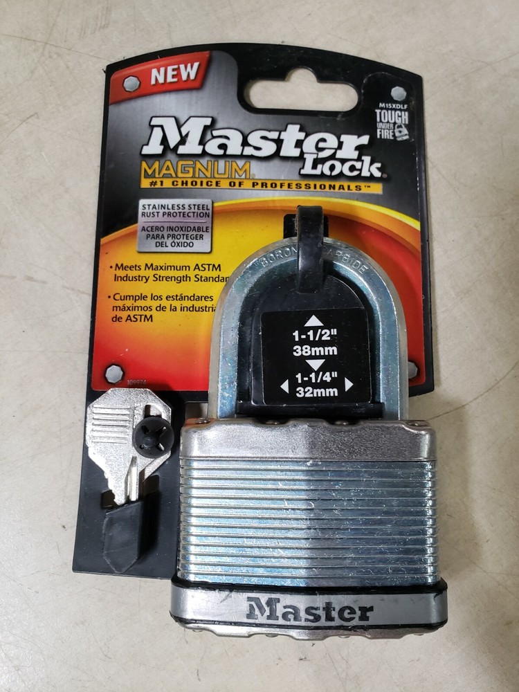 Master Lock Magnum M15XDLF 38mm Padlock